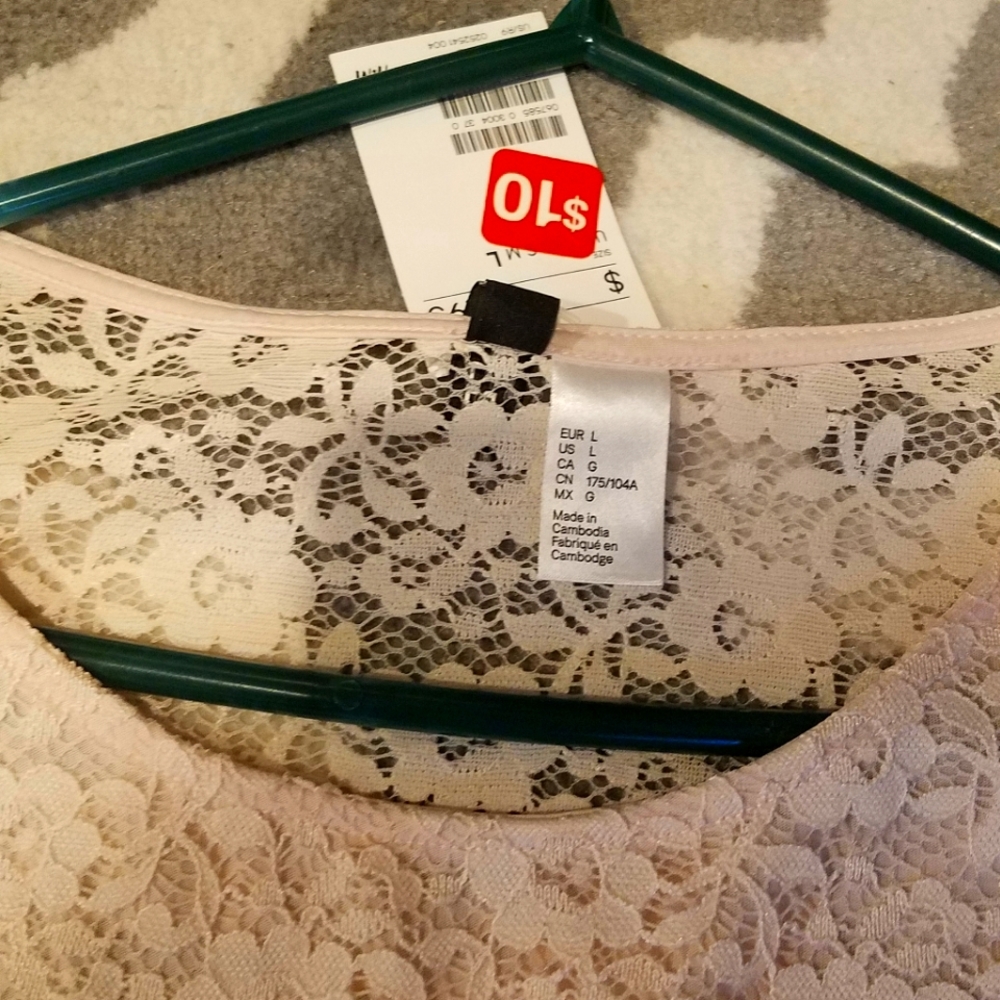 Lace top very pretty! Never worn